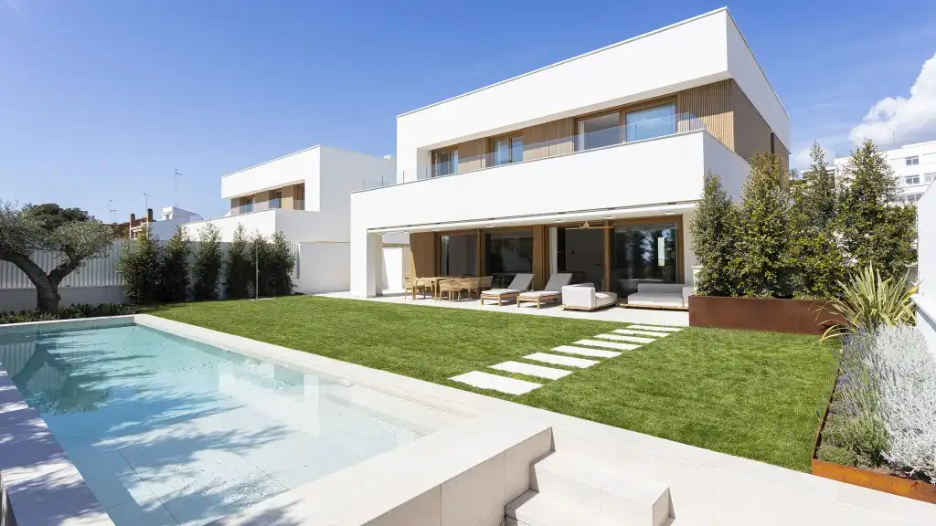 Vista exterior de Casa o xalet en venda en Sitges amb Aire condicionat, Calefacció i Jardí privat