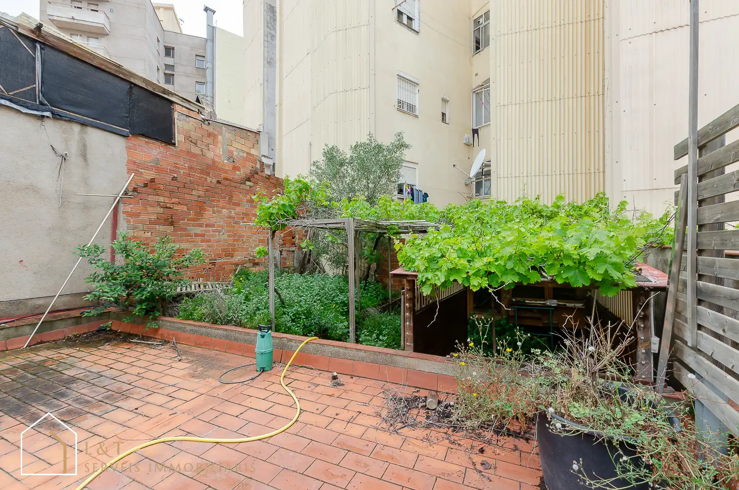 Jardín de Edificio en venta en Barcelona