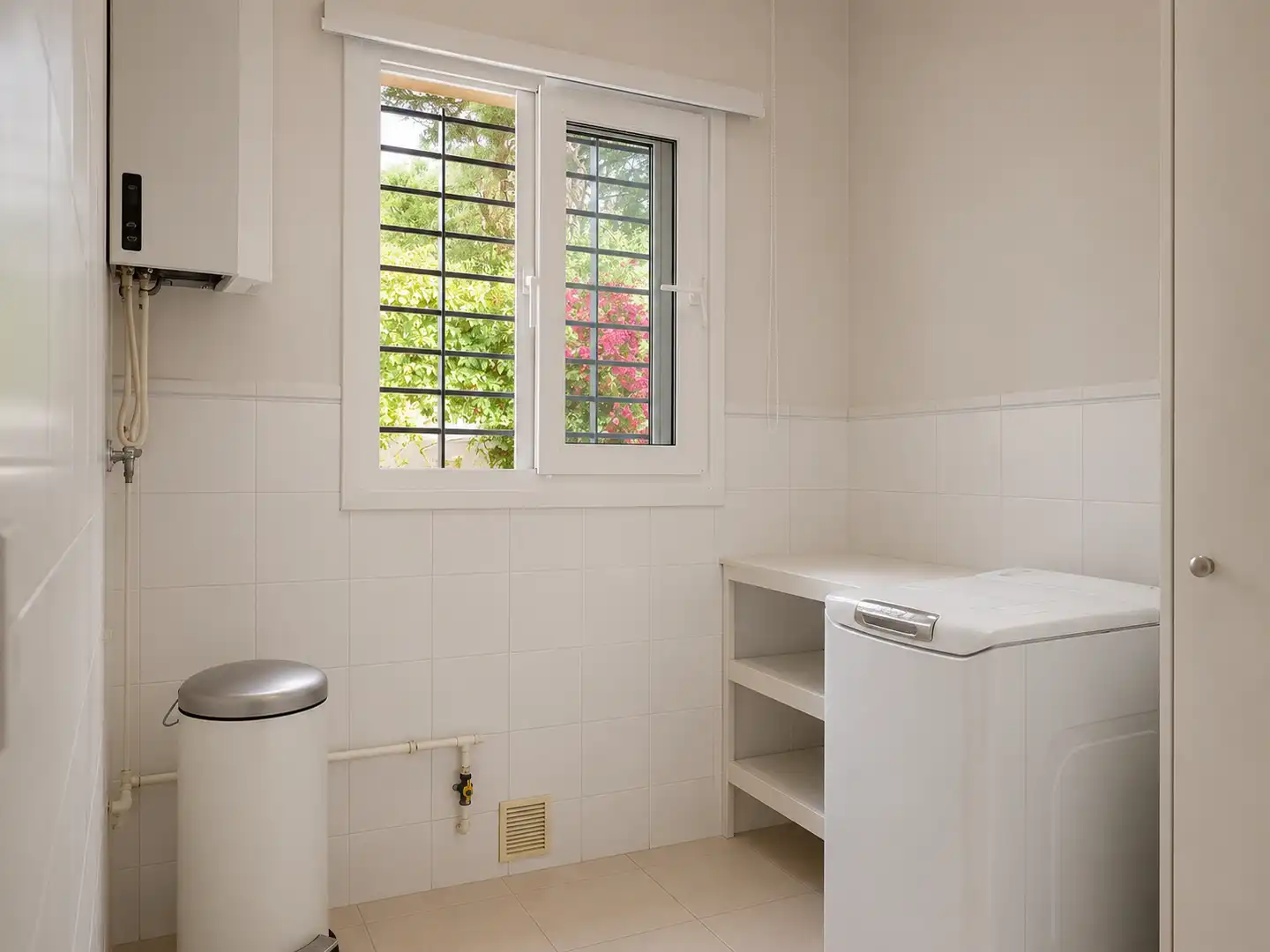 Bathroom of Detached homes for sale in El Puerto de Santa María  with Air Conditioner, Heating and Private garden