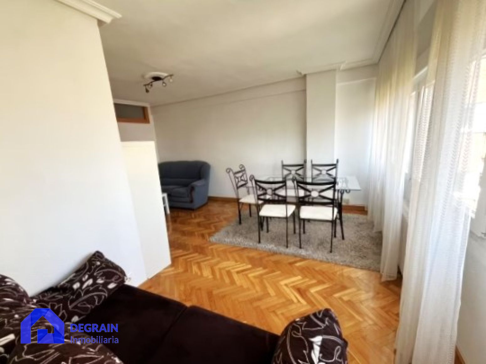 Living room of Flat for sale in Oviedo   with Heating, Terrace and Storage room