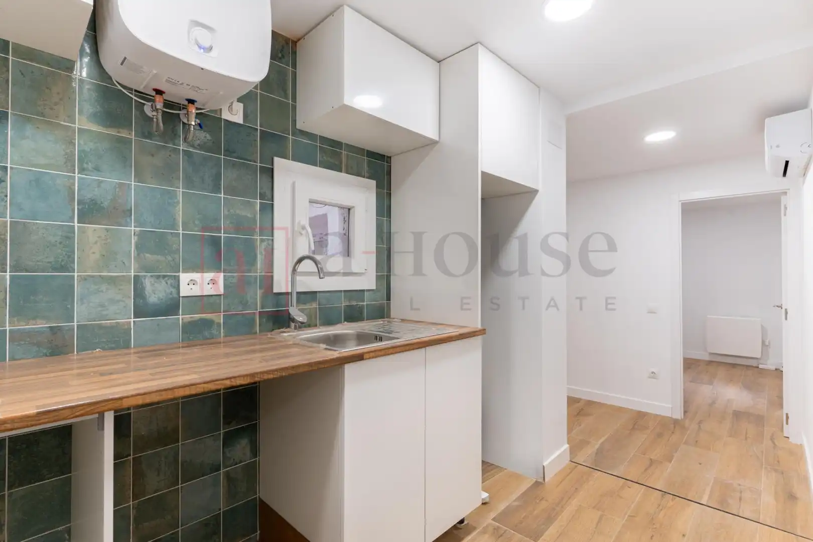 Cocina de Local en venta en Madrid con Aire acondicionado