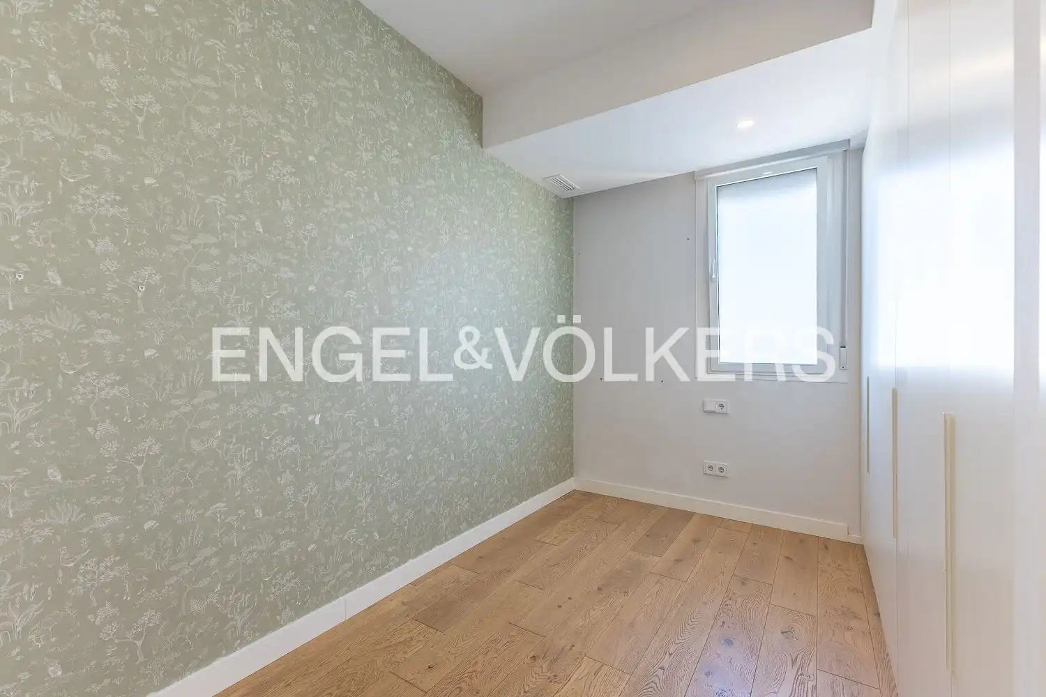 Bedroom of Attic for rent in Valencia  with Air Conditioner, Heating and Terrace