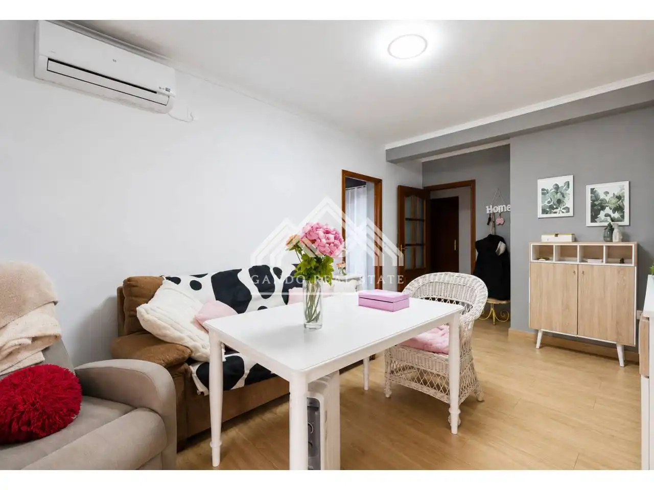 Sala d'estar de Pis en venda en Dos Hermanas amb Aire condicionat i Balcó
