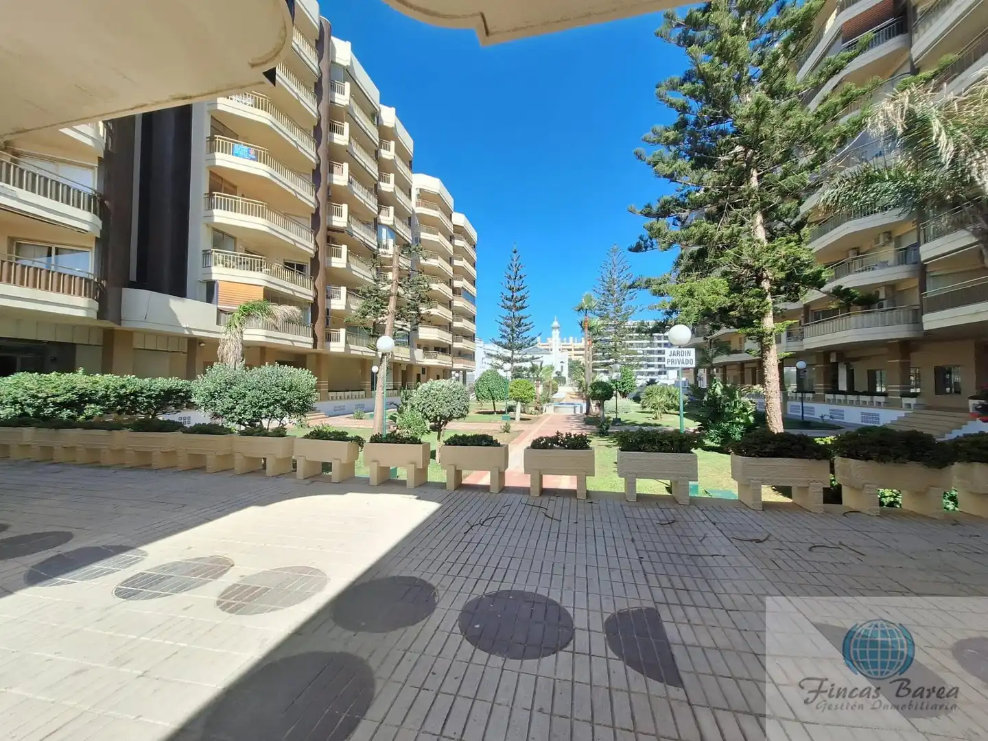 Außenansicht von Wohnung zum Verkauf in Fuengirola mit Klimaanlage und Terrasse