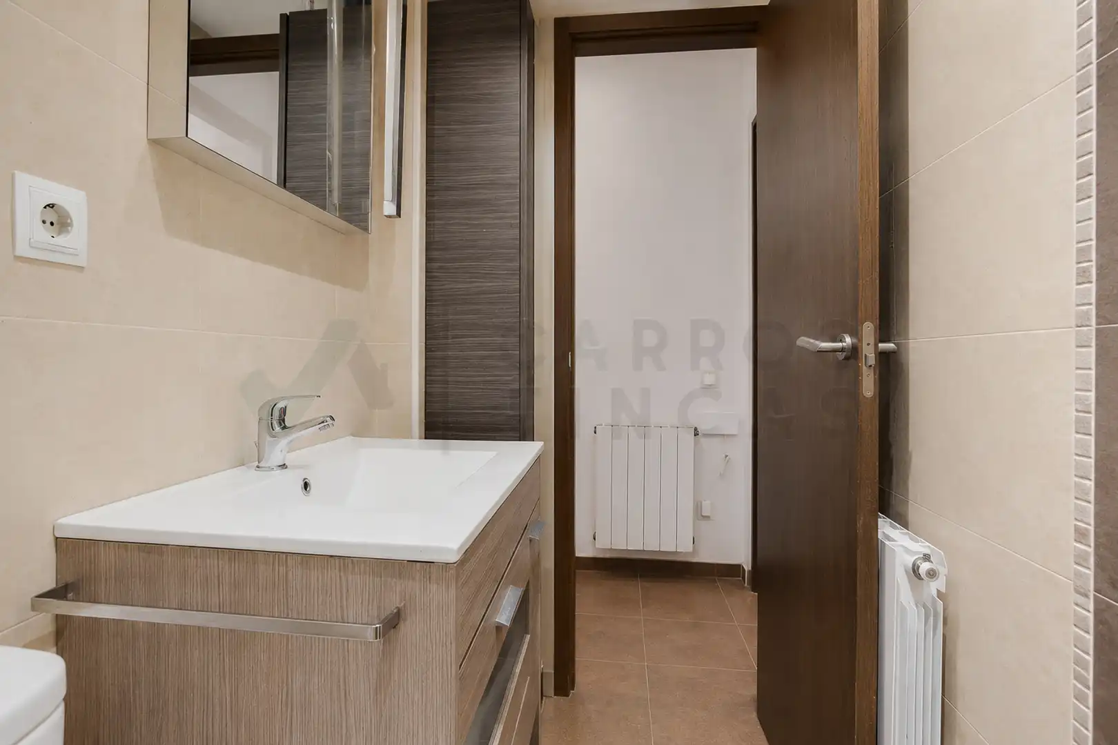 Badezimmer von Haus oder Chalet zum Verkauf in Vallgorguina mit Heizung, Privatgarten und Ofen