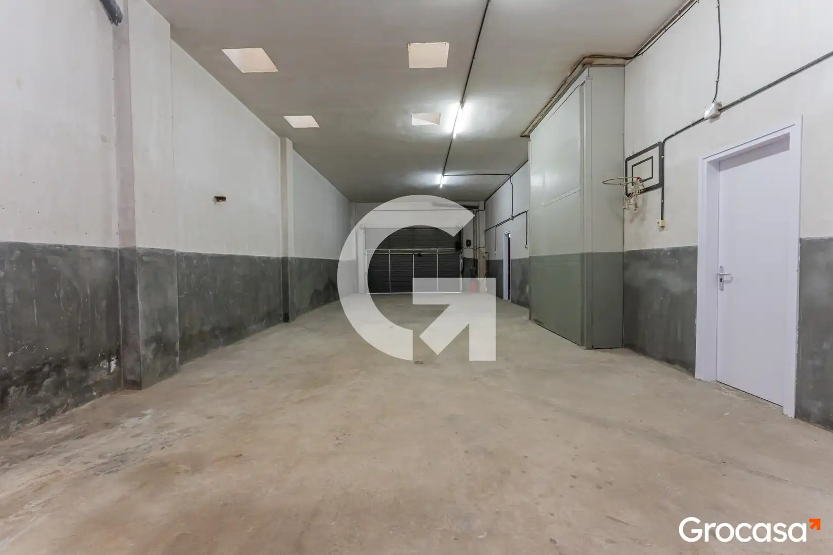 Parking of Houses for sale in Cornellà de Llobregat  with Air Conditioner, Heating and Terrace