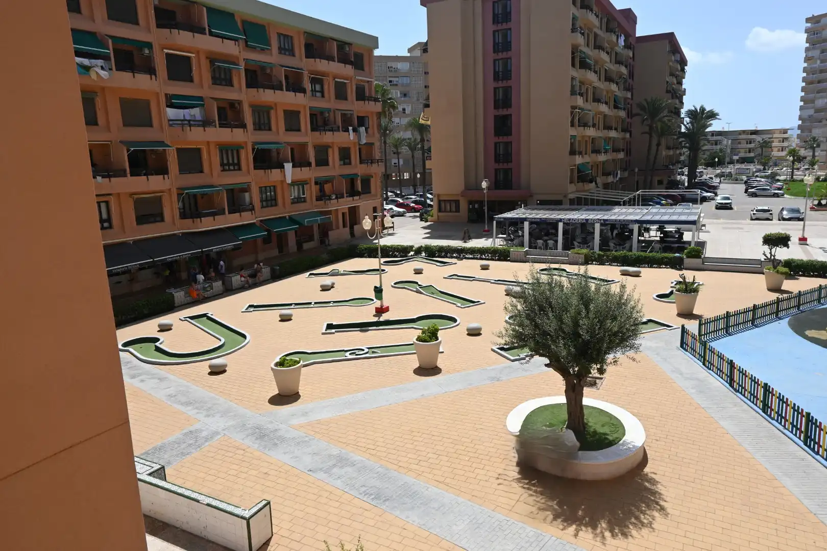 Vista exterior de Estudi en venda en La Manga del Mar Menor amb Aire condicionat, Calefacció i Terrassa