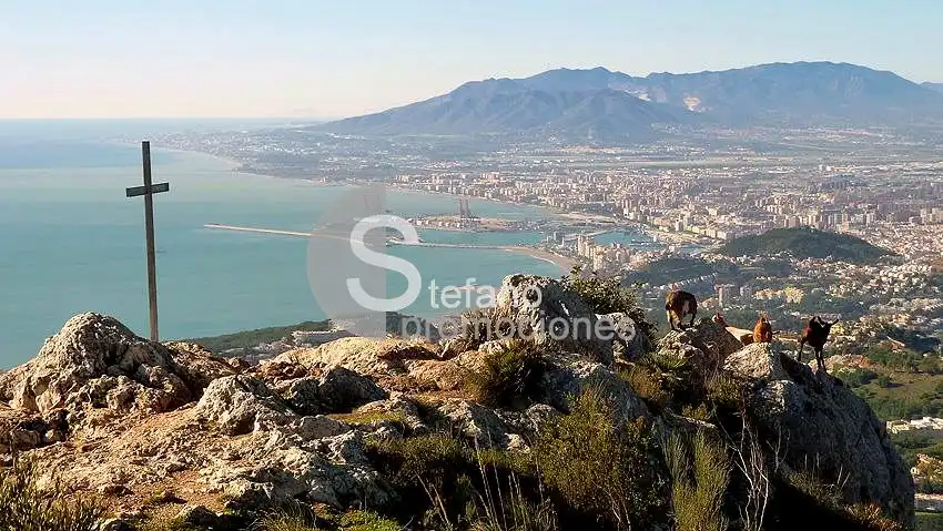 Vista exterior de Casa adosada en venda en Málaga amb Aire condicionat, Jardí privat i Terrassa