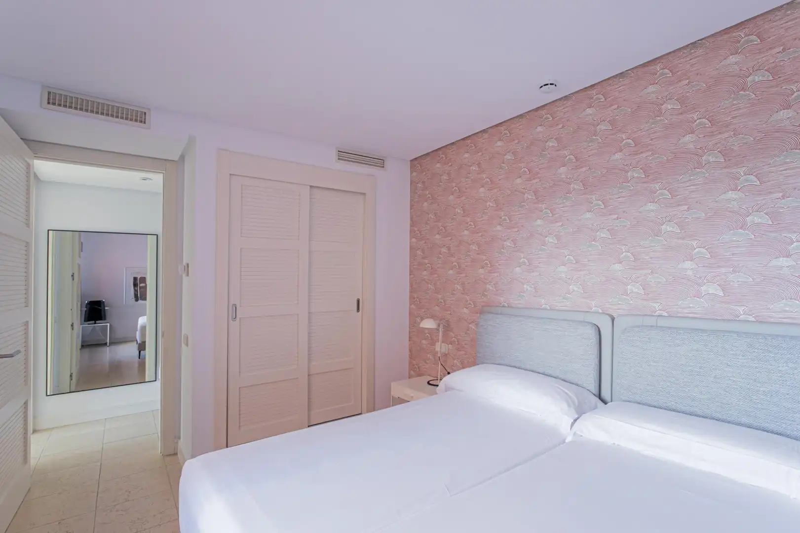 Dormitori de Apartament en venda en Chiclana de la Frontera amb Piscina comunitària