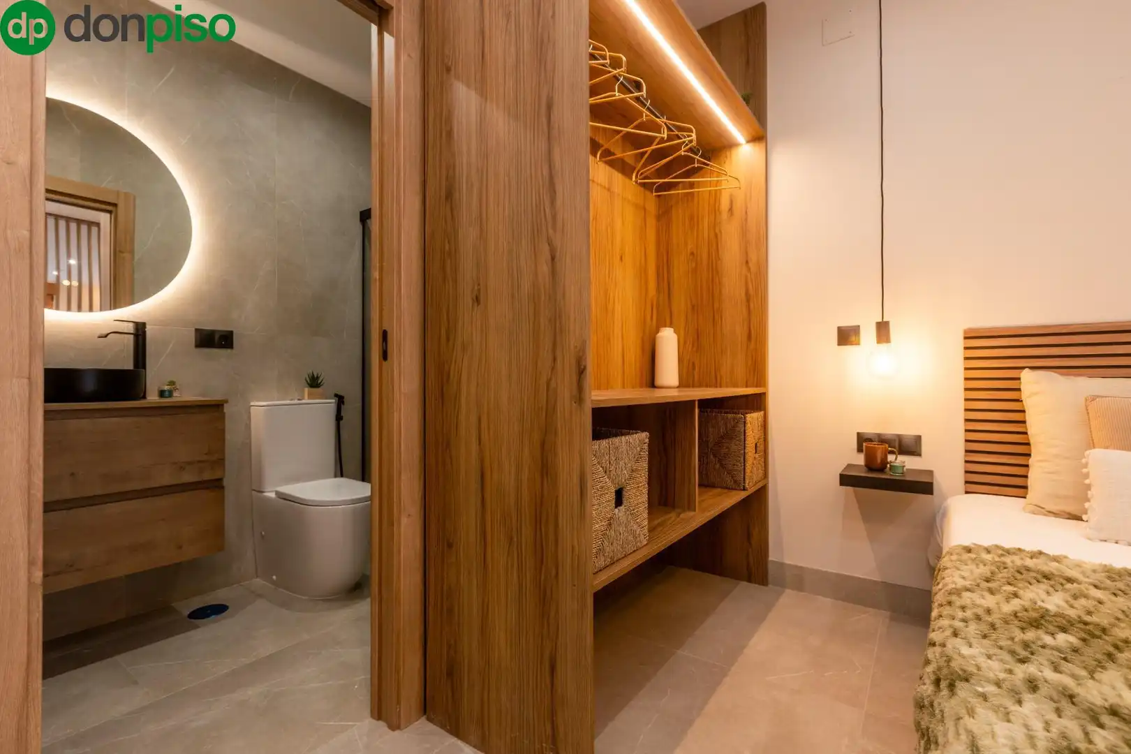 Bathroom of Study for sale in Granada  with Air Conditioner, Heating and Alarm