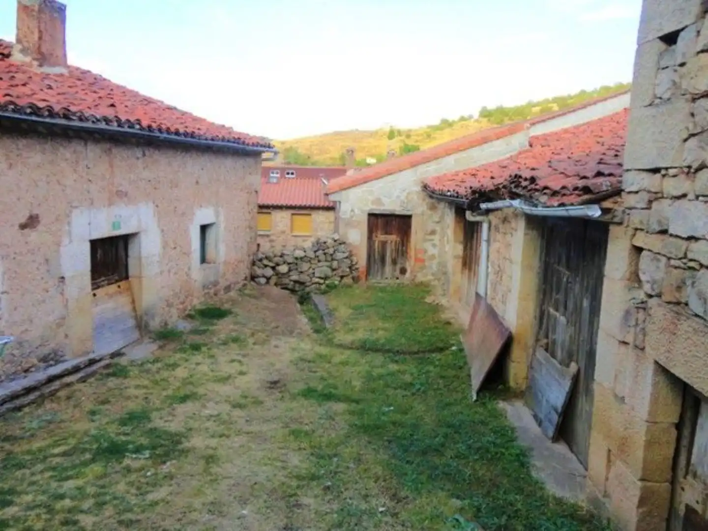 Vista exterior de Casa o chalet en venta en Moncalvillo