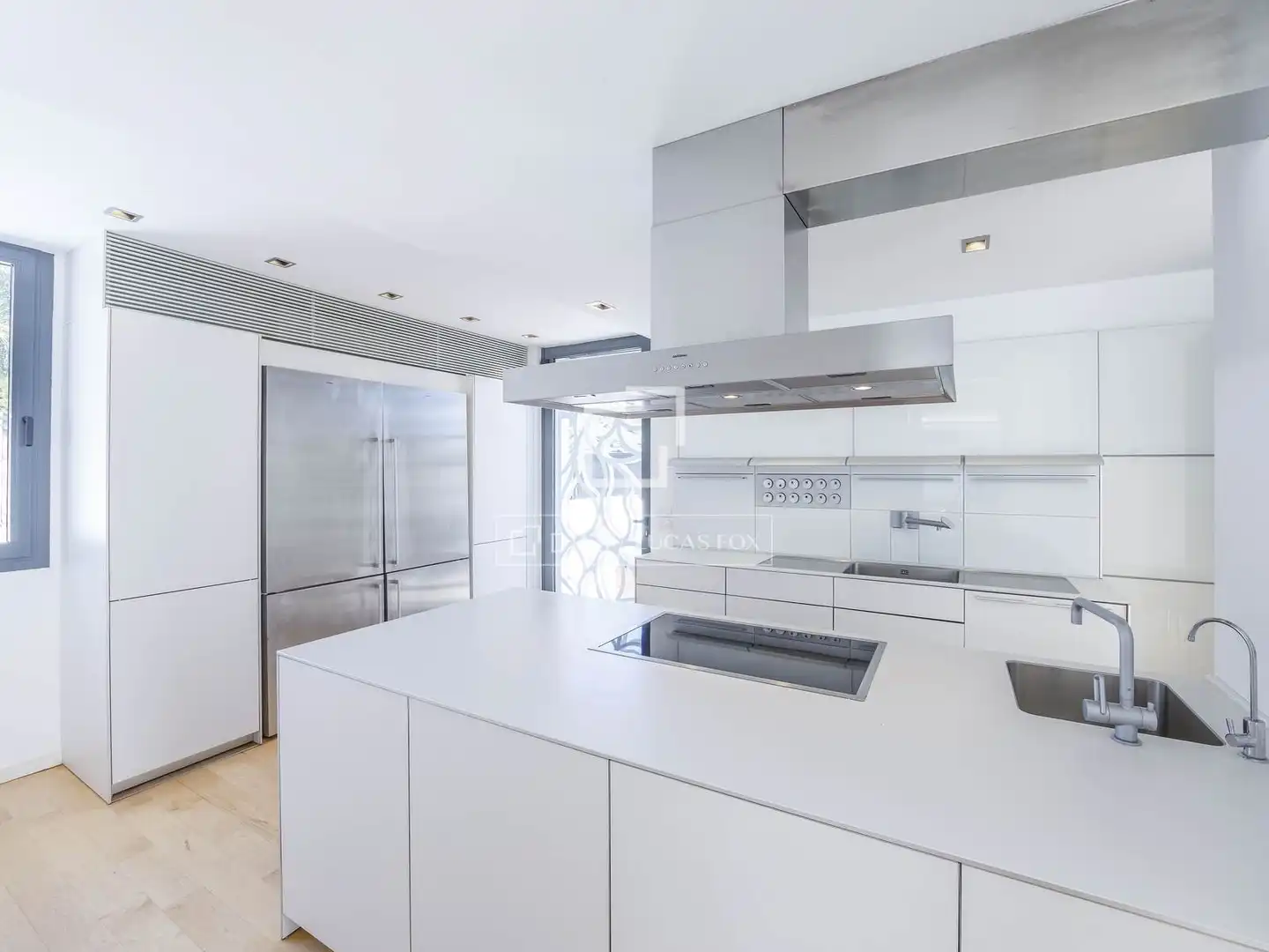 Kitchen of Houses for sale in Sagunto / Sagunt  with Air Conditioner, Parquet flooring and Swimming Pool