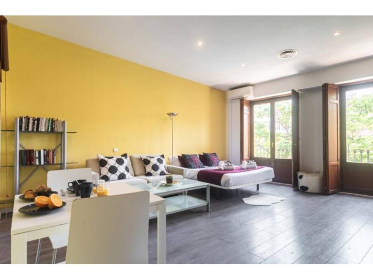 Bedroom of Study to rent in  Valencia Capital  with Air Conditioner, Furnished and Balcony