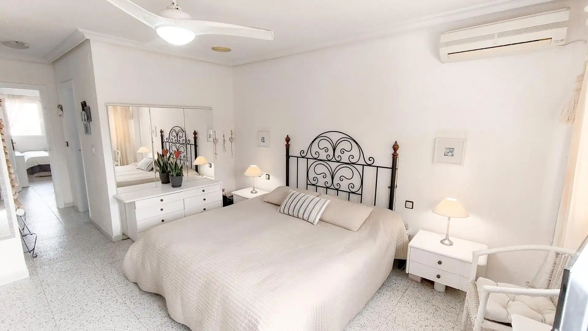 Schlafzimmer von Einfamilien-Reihenhaus zum Verkauf in La Manga del Mar Menor mit Terrasse