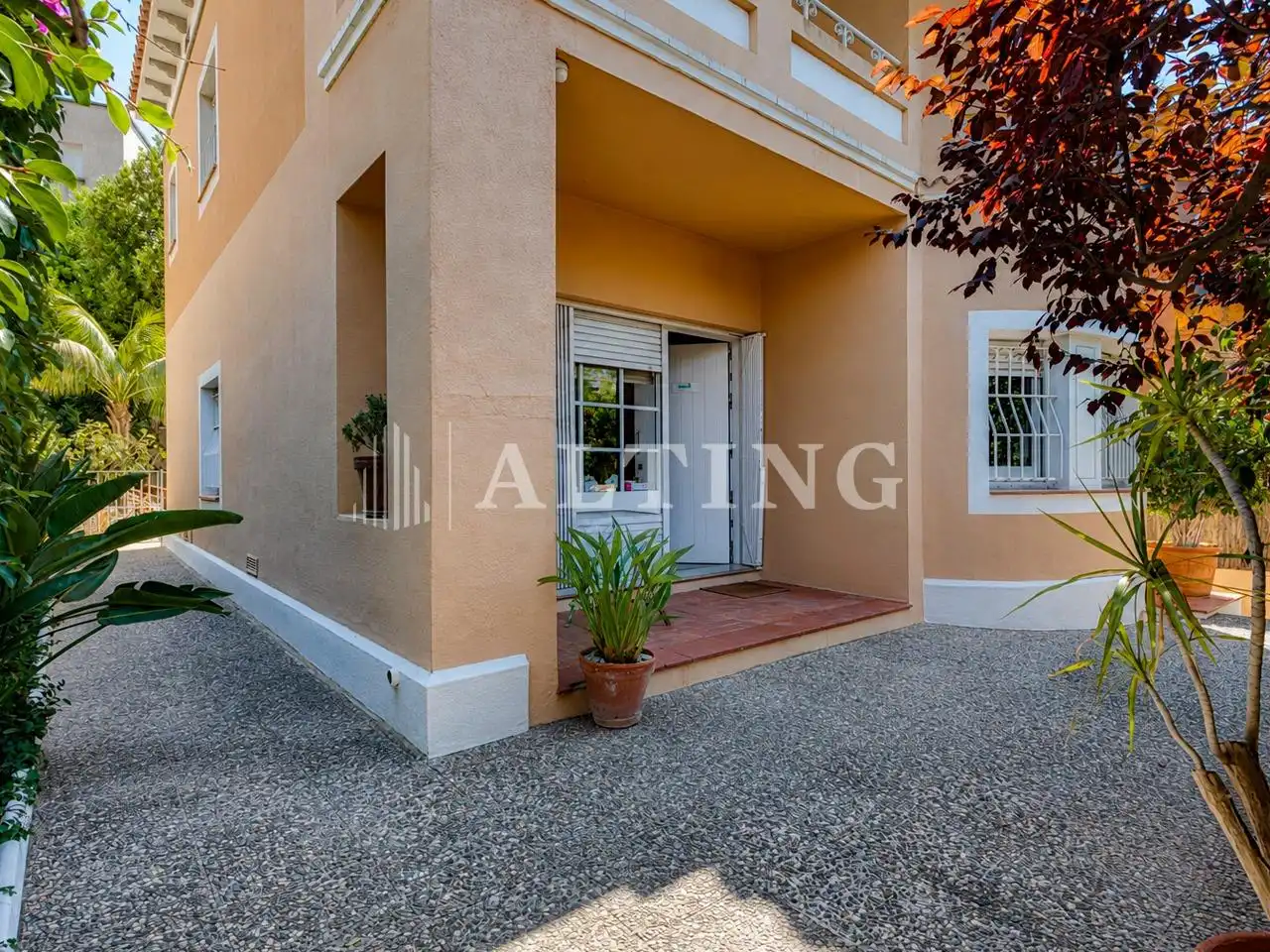 Exterior view of Office for rent in Barcelona  with Heating and Furnished