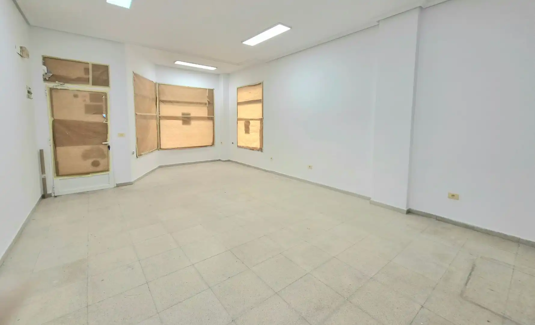 Geschaftsraum zur Miete in Carreño