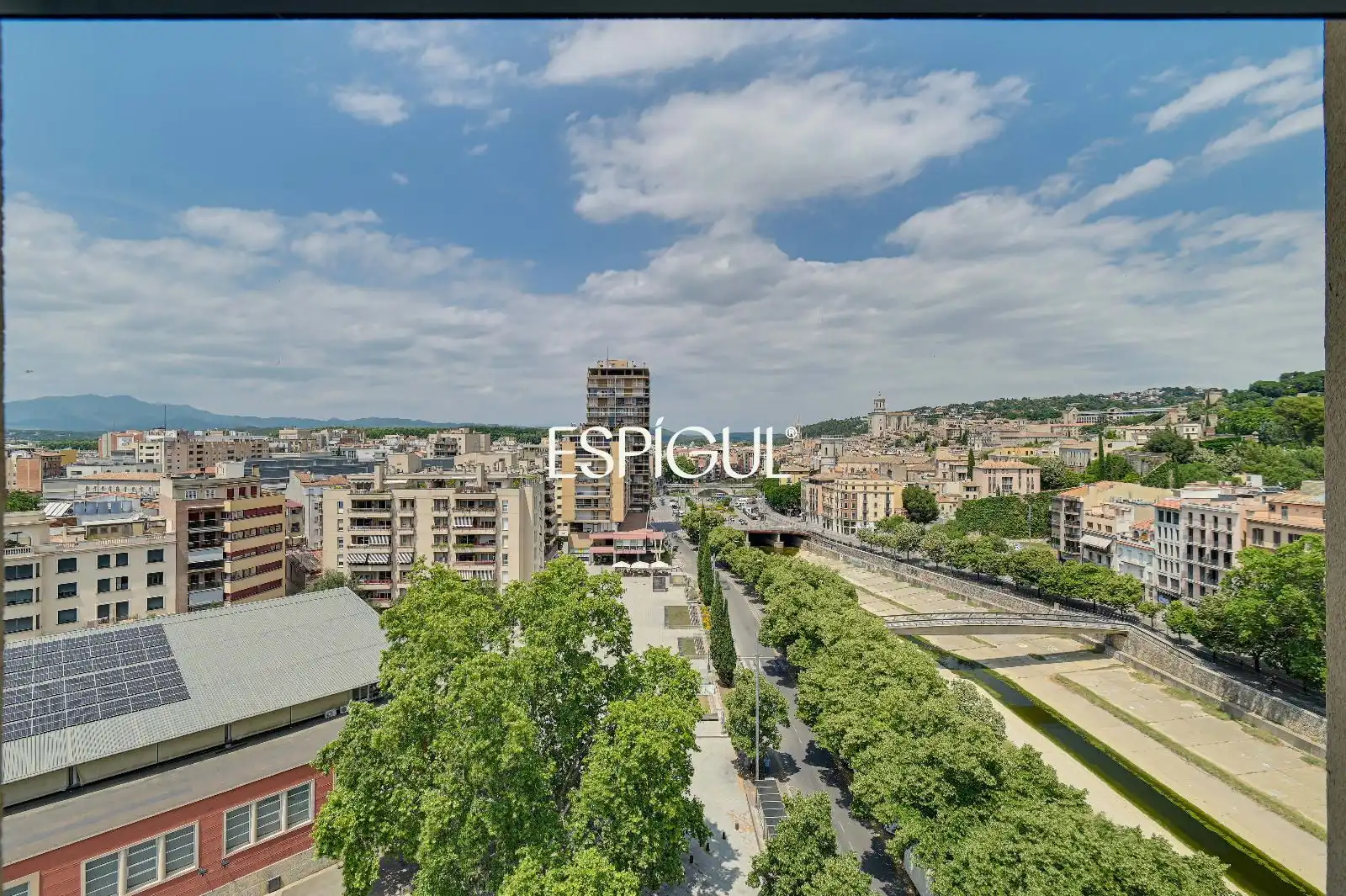 Vista exterior de Piso en venta en Girona con Calefacción, Parquet y Amueblado
