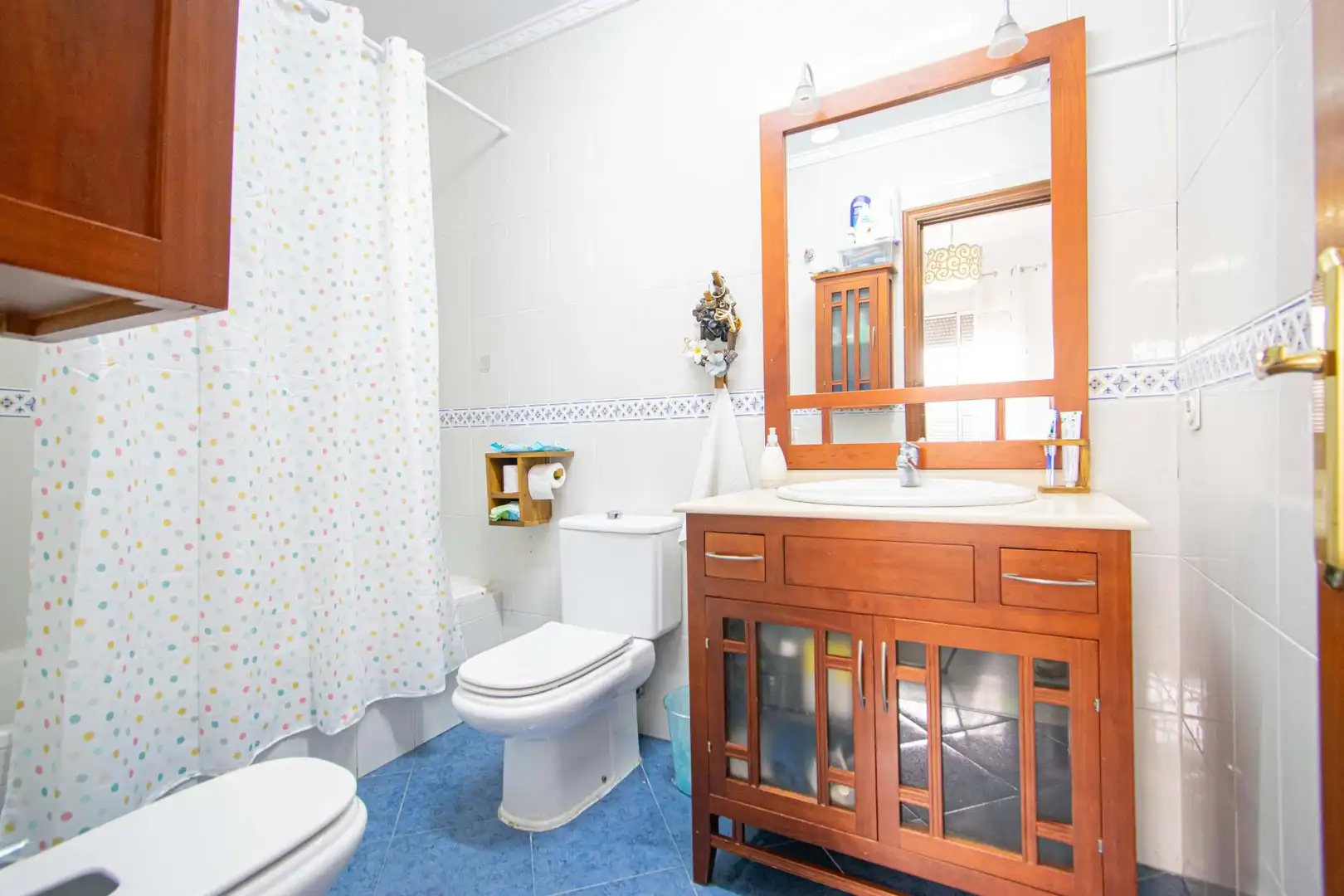 Baño de Planta baja en venta en Gelves con Aire acondicionado