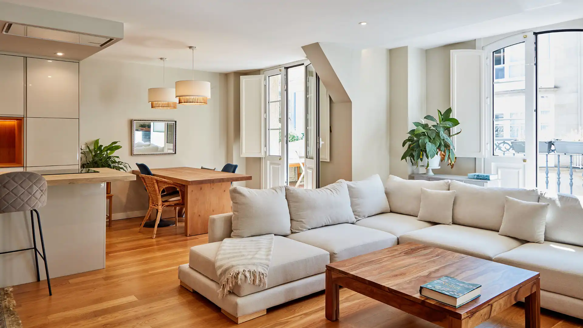 Sala de estar de Piso en venta en Vigo  con Calefacción, Terraza y Trastero