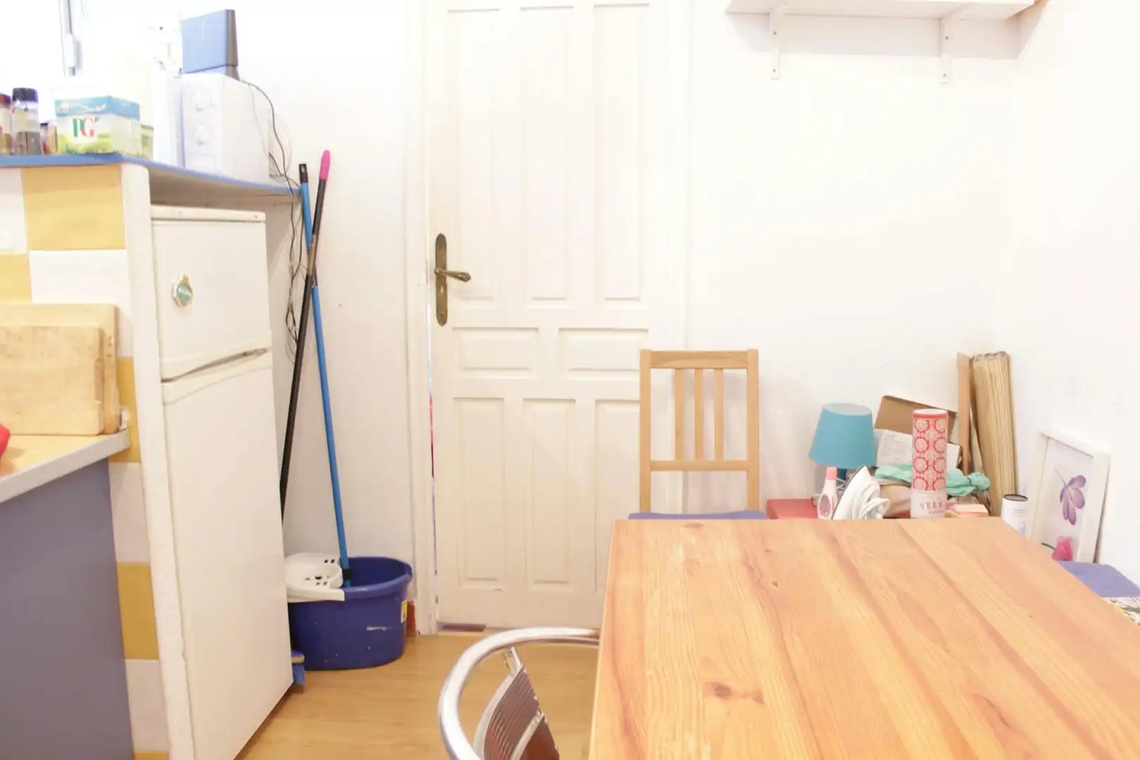 Kitchen of Flat for share in Sevilla  with Furnished, Washing machine and TV