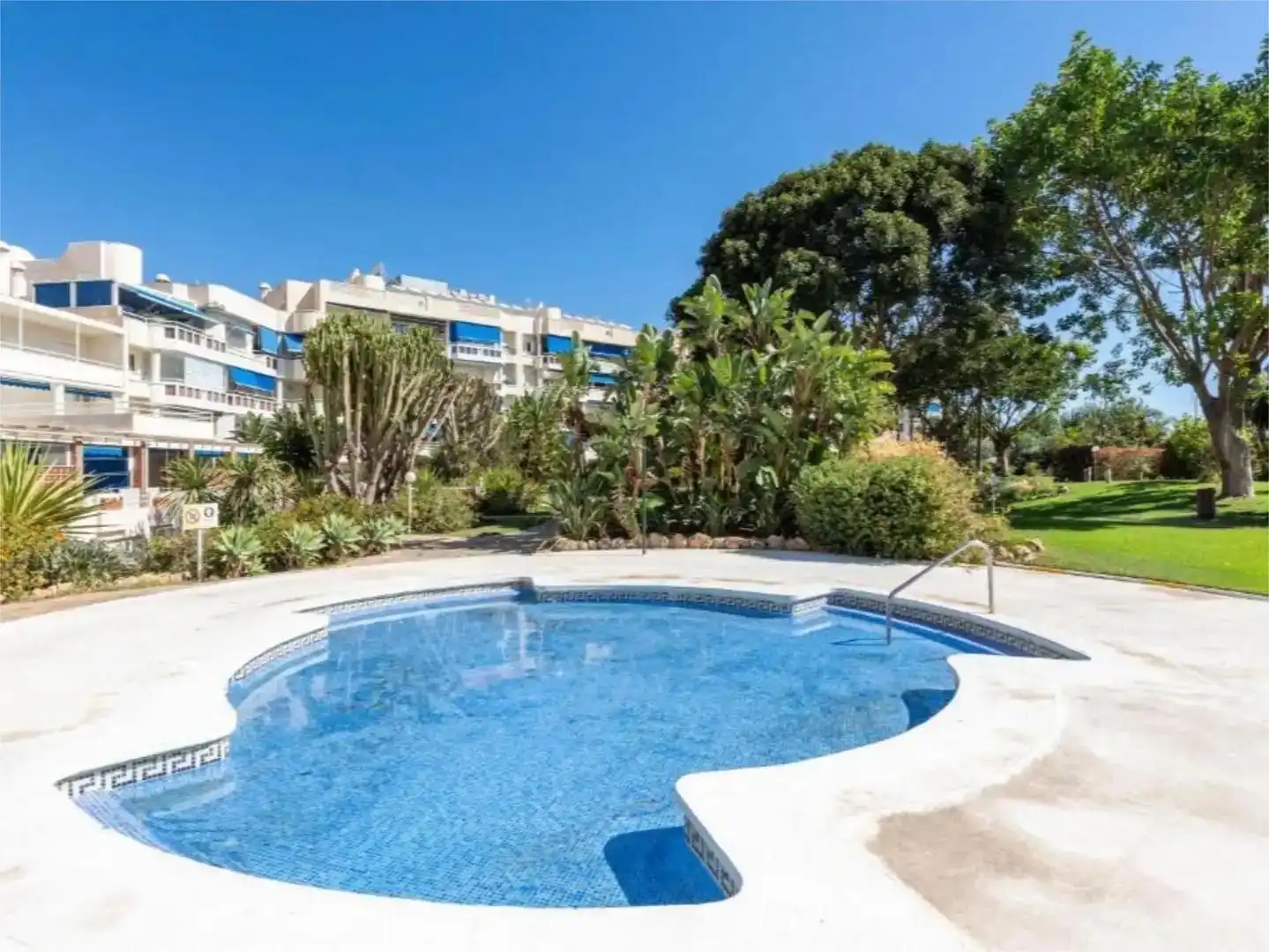 Swimming pool of Attic for rent in Torremolinos  with Air Conditioner, Private garden and Terrace