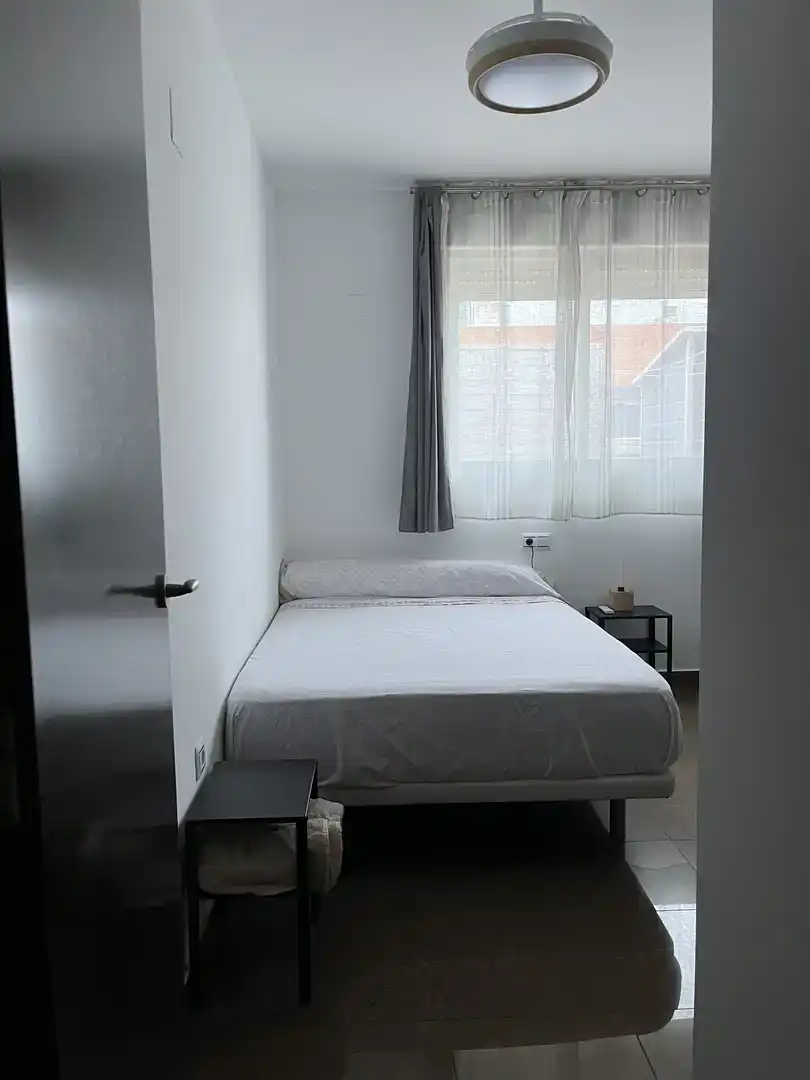 Schlafzimmer von Dachboden zur Miete in Gandia mit Klimaanlage und Möbliert
