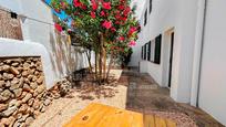 Vista exterior de Casa o xalet en venda en Ciutadella de Menorca amb Jardí privat