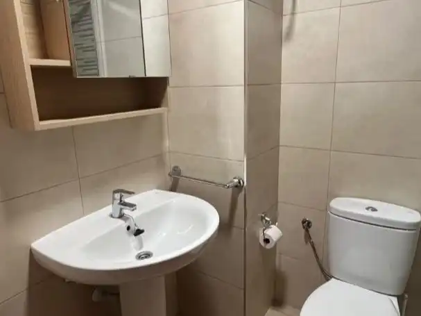 Baño de Piso de alquiler en Genil
