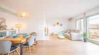 Living room of Attic for sale in Sant Cugat del Vallès  with Air Conditioner, Heating and Private garden