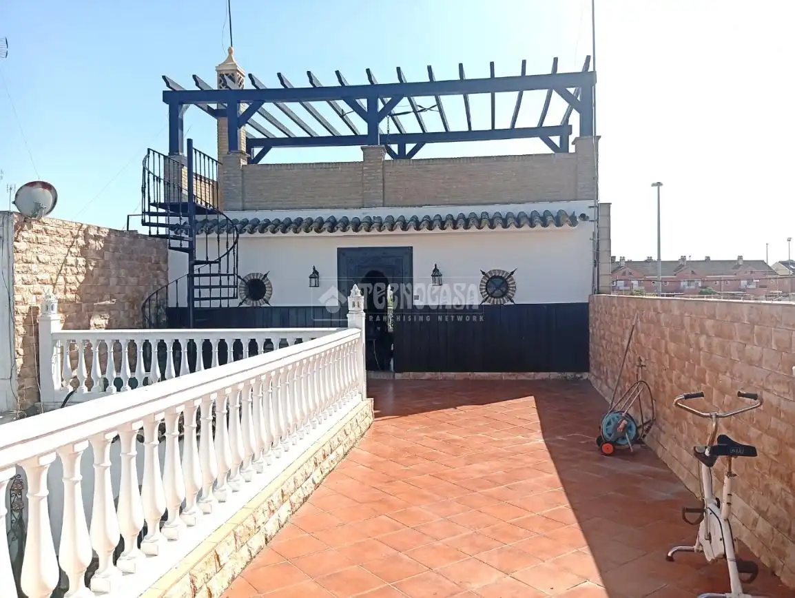 Terraza de Casa adosada en venta en Coria del Río