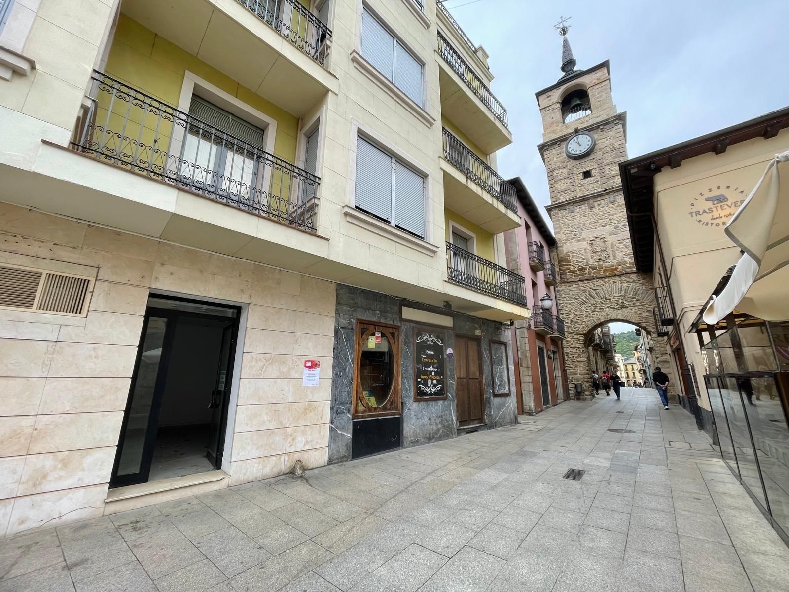 Vista exterior de Local en venda en Ponferrada