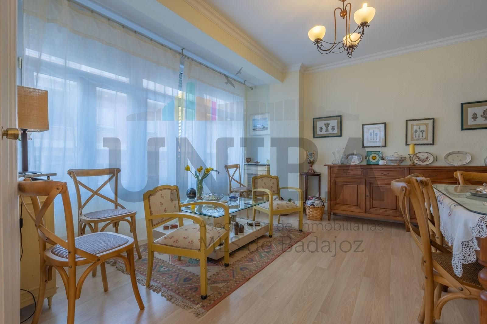 Sala d'estar de Pis en venda en Badajoz Capital amb Aire condicionat, Calefacció i Traster