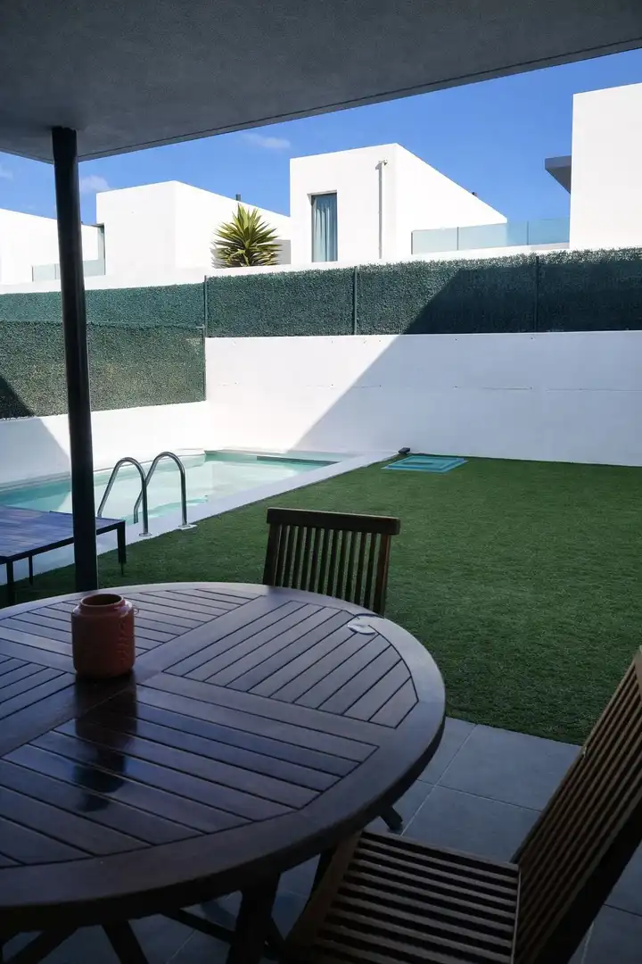 Piscina de Dúplex en venda en La Oliva amb Jardí privat, Traster i Piscina