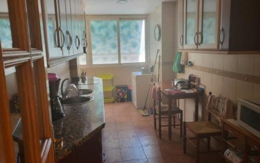 Cuina de Pis de lloguer en  Granada Capital amb Calefacció, Moblat i Forn