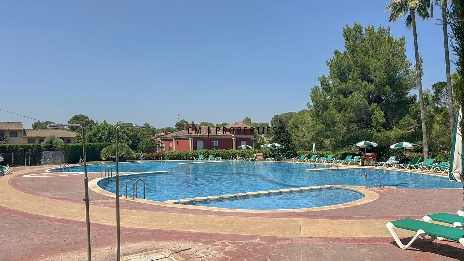 Swimming pool of Flat for sale in Chiva  with Air Conditioner, Heating and Terrace