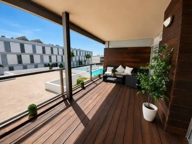 Terrassa de Pis de lloguer en Manilva amb Aire condicionat, Calefacció i Jardí privat
