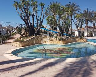 Piscina de Pis de lloguer en Dénia amb Aire condicionat, Calefacció i Jardí privat