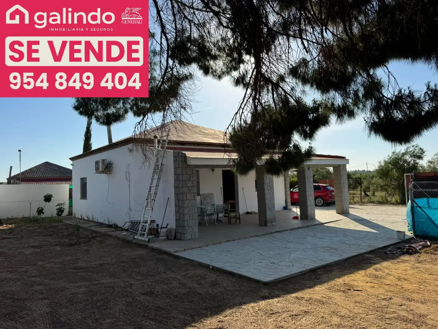 Chalet con piscina en venta en Marchena