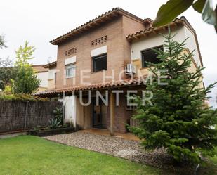 Vista exterior de Casa o xalet en venda en La Garriga amb Aire condicionat, Terrassa i Balcó