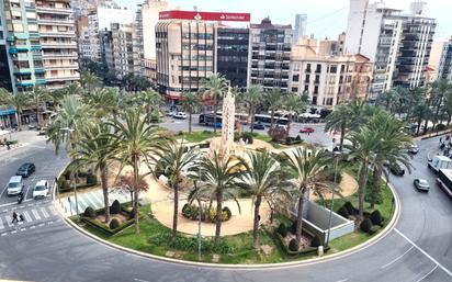 Vista exterior de Àtic en venda en Alicante / Alacant amb Terrassa