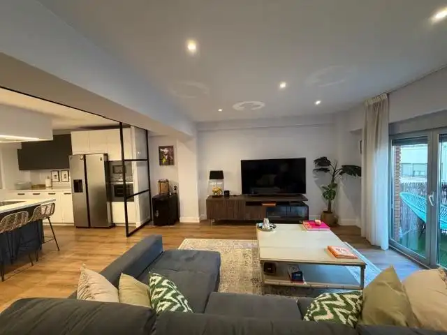 Sala de estar de Piso en venta en León Capital  con Calefacción, Parquet y Terraza