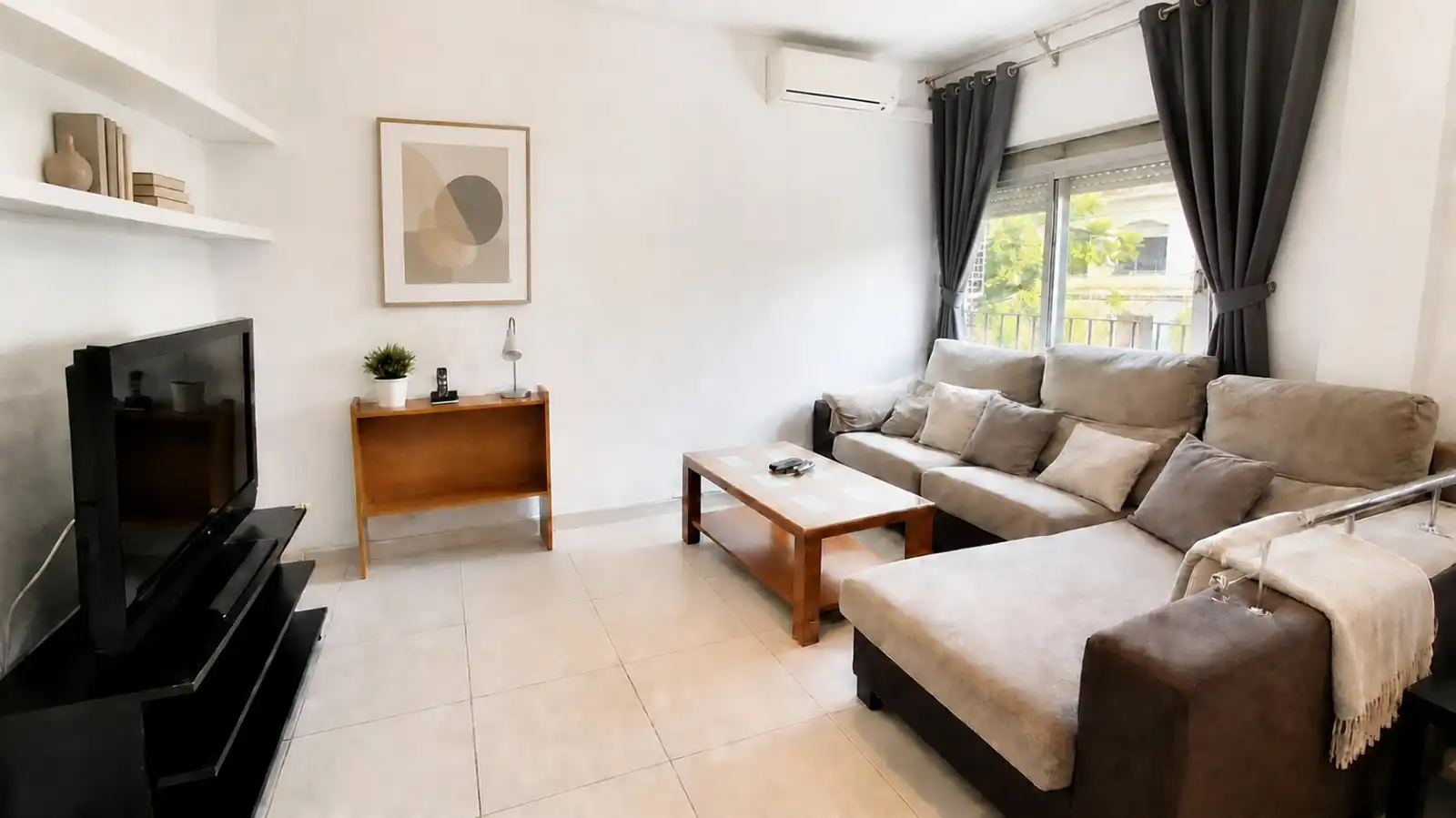 Flat to rent in Calle Claudio Boutelou, imagen 2