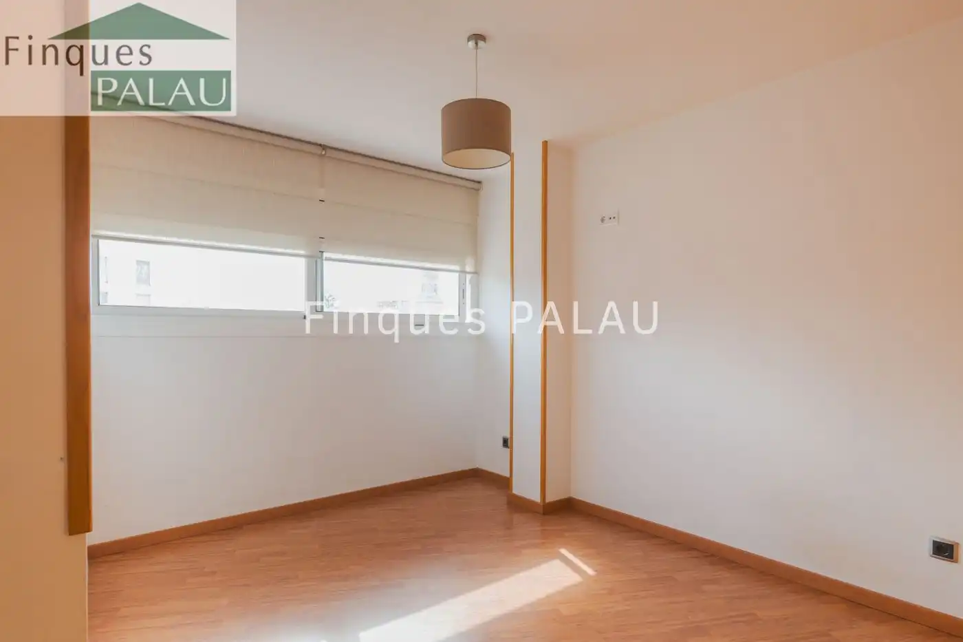 Schlafzimmer von Wohnung zum Verkauf in Sant Feliu de Llobregat mit Klimaanlage und Heizung
