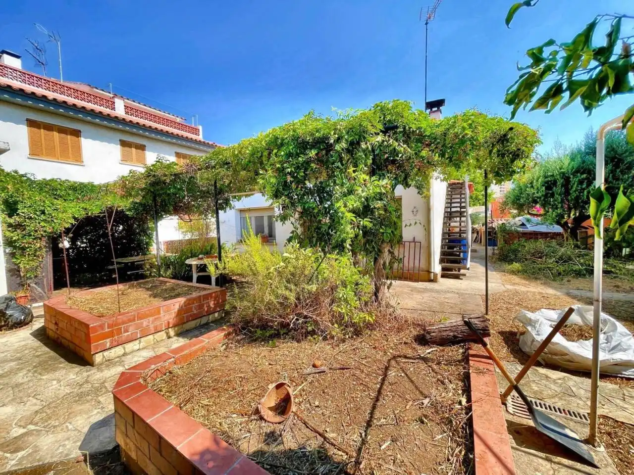 Jardí de Casa o xalet en venda en Cerdanyola del Vallès amb Calefacció, Jardí privat i Terrassa