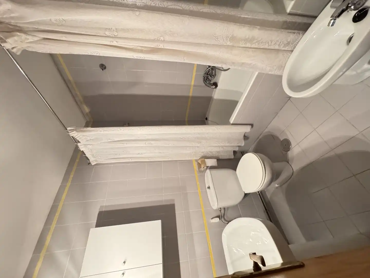 Baño de Piso de alquiler en Cuerva con Aire acondicionado, Calefacción y Terraza