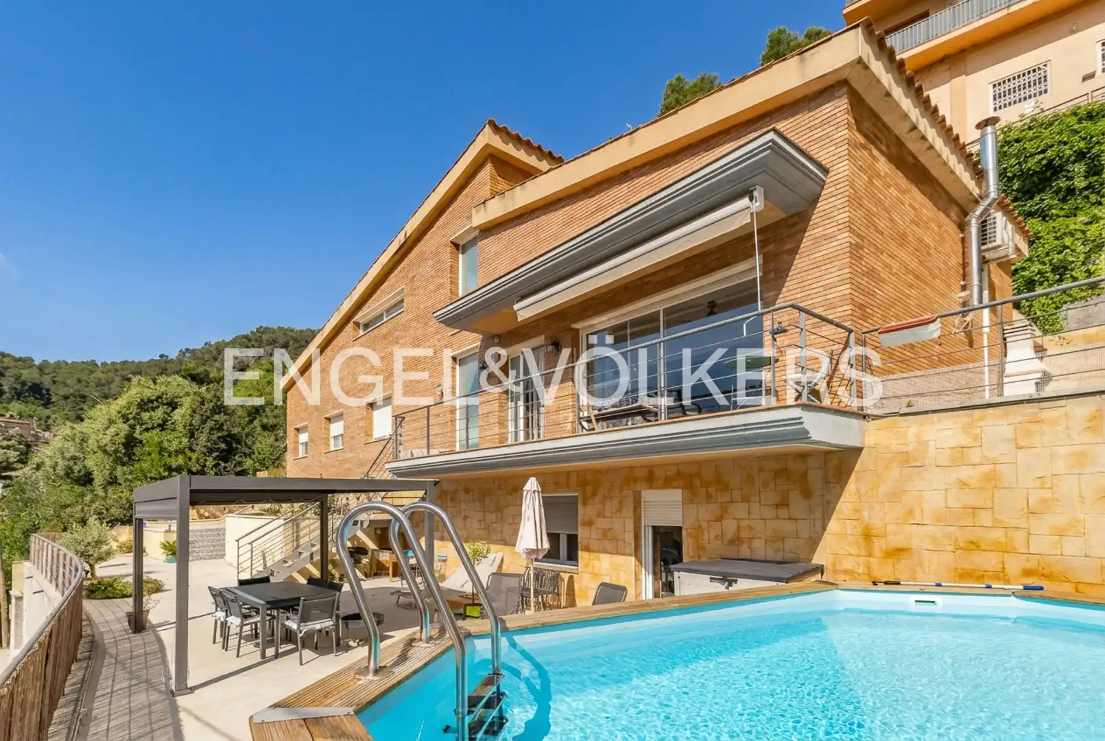 Vista exterior de Casa o chalet en venta en Vallirana con Aire acondicionado, Calefacción y Terraza