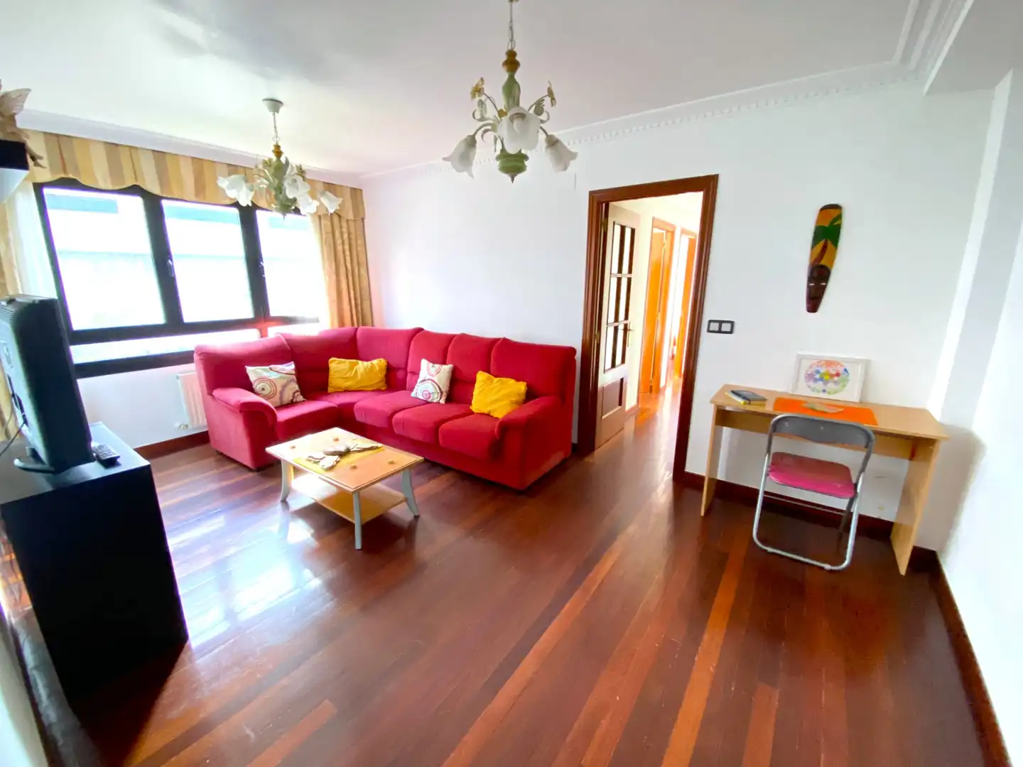 Sala de estar de Piso en venta en Castro-Urdiales con Calefacción, Jardín privado y Parquet