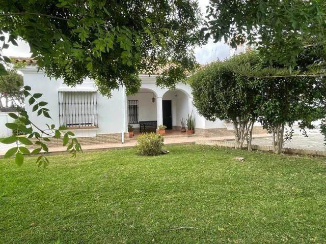 Jardí de Casa o xalet en venda en Chiclana de la Frontera amb Jardí privat, Traster i Piscina