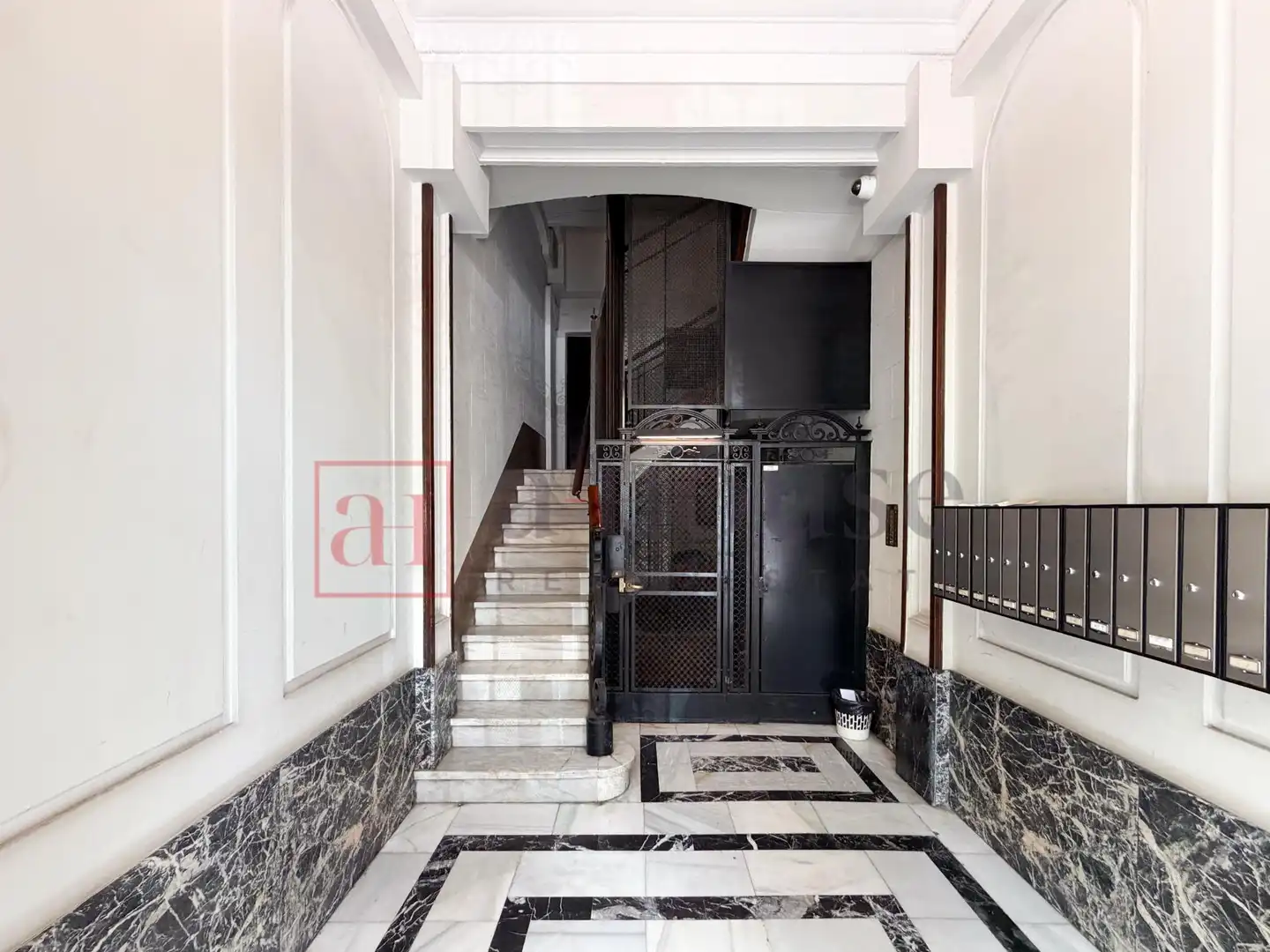 Flat for sale in Barcelona  with Air Conditioner, Heating and Parquet flooring