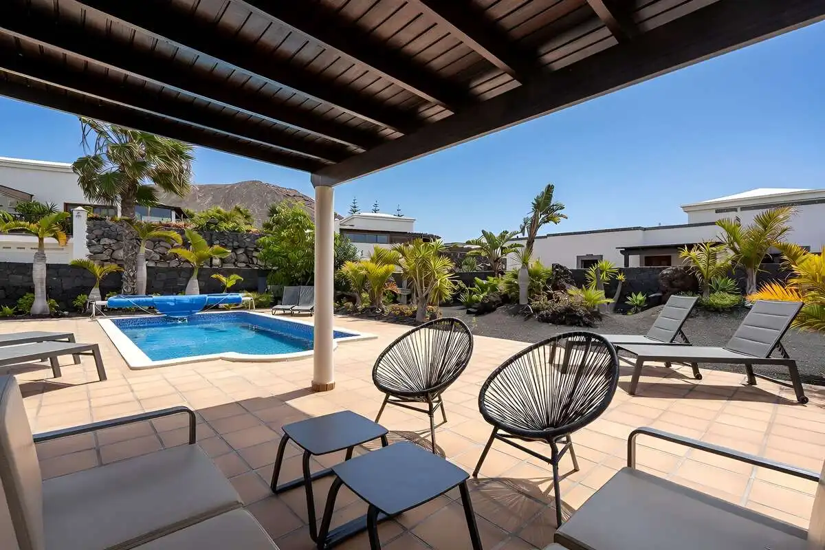 Terrassa de Casa o xalet en venda en Yaiza amb Piscina